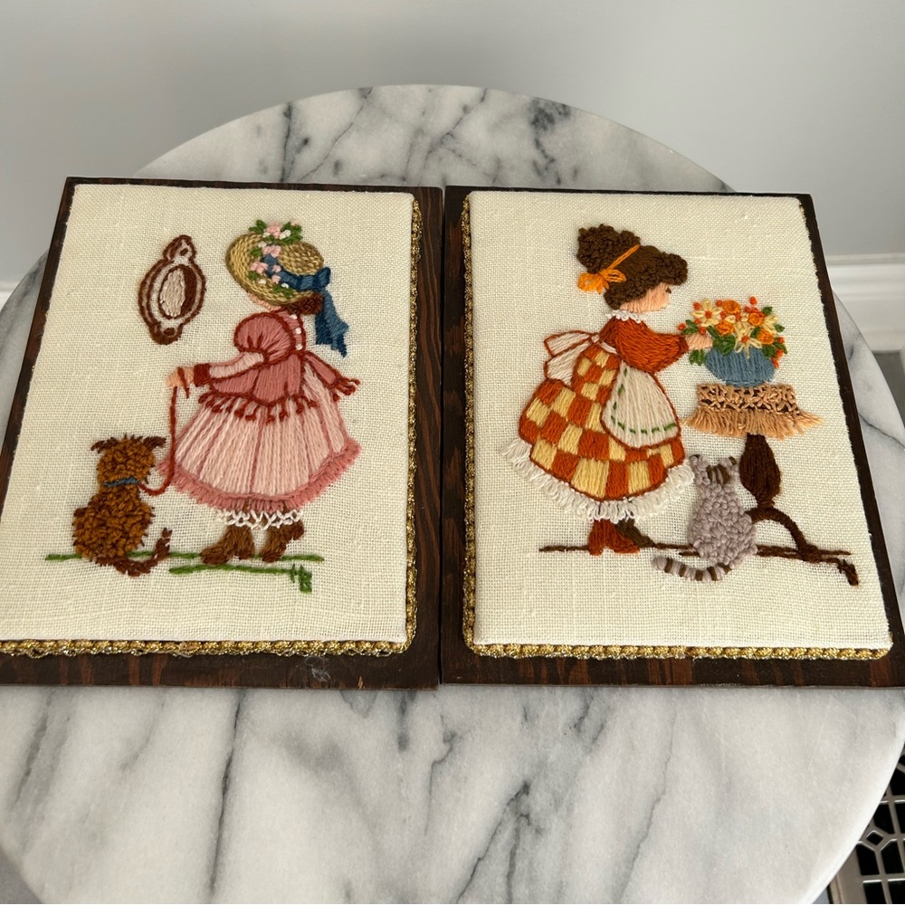 Vintage Crewel 70s art pieces, set of 2